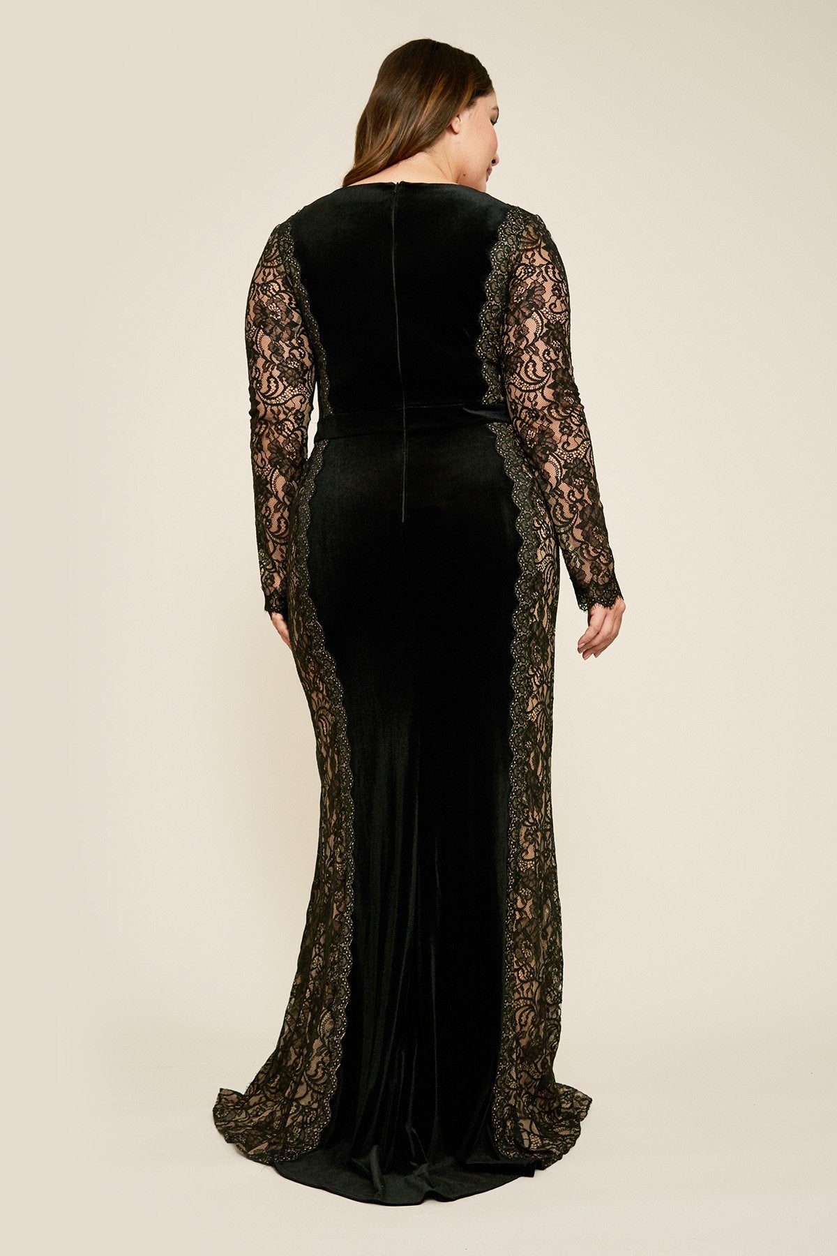 Molin Long-Sleeve Velvet Gown - PLUS SIZE