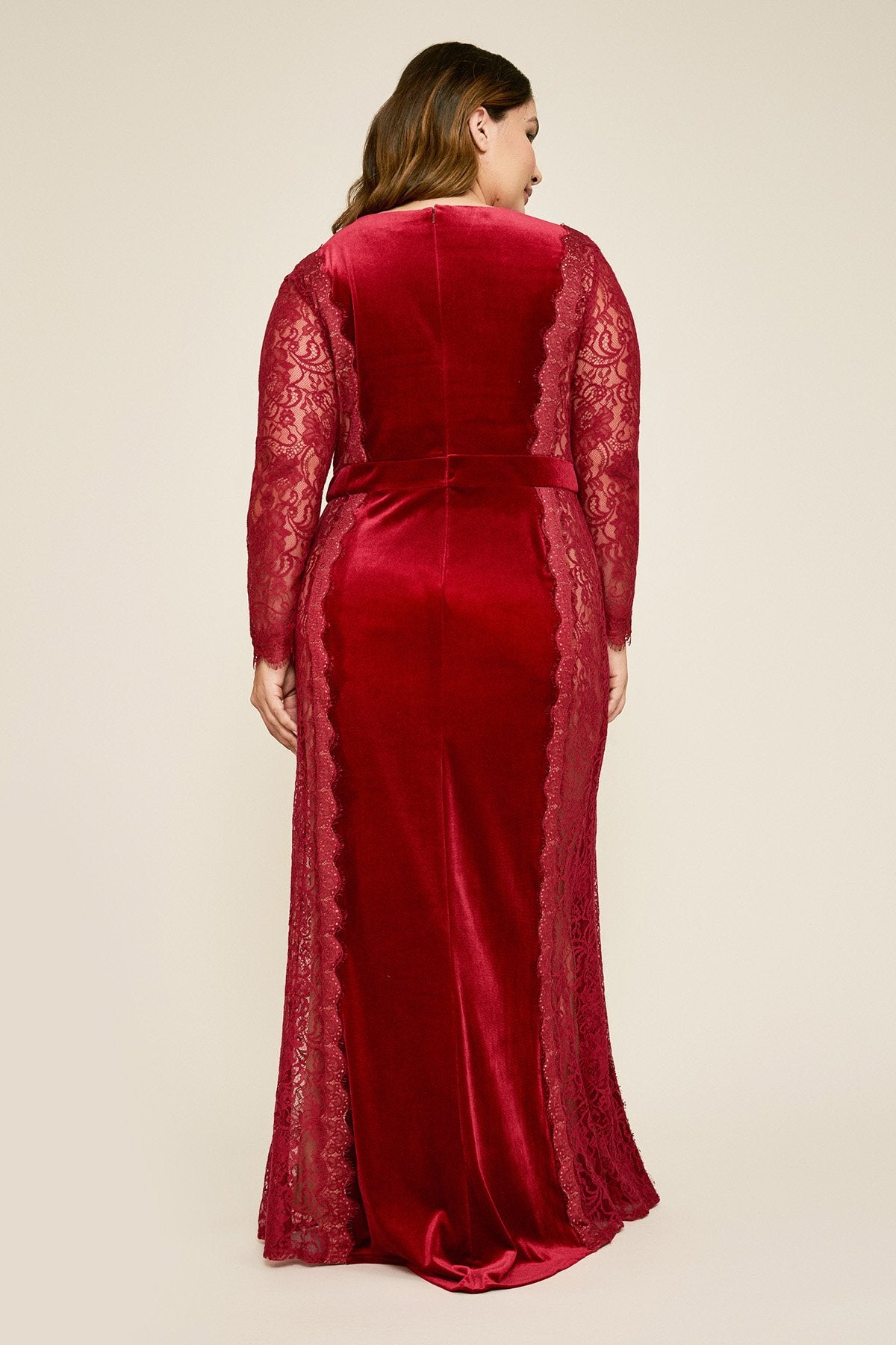 Molin Long-Sleeve Velvet Gown - PLUS SIZE